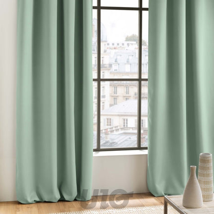 Verduisterend gordijn met ringen 135 x 240 cm saliegroen